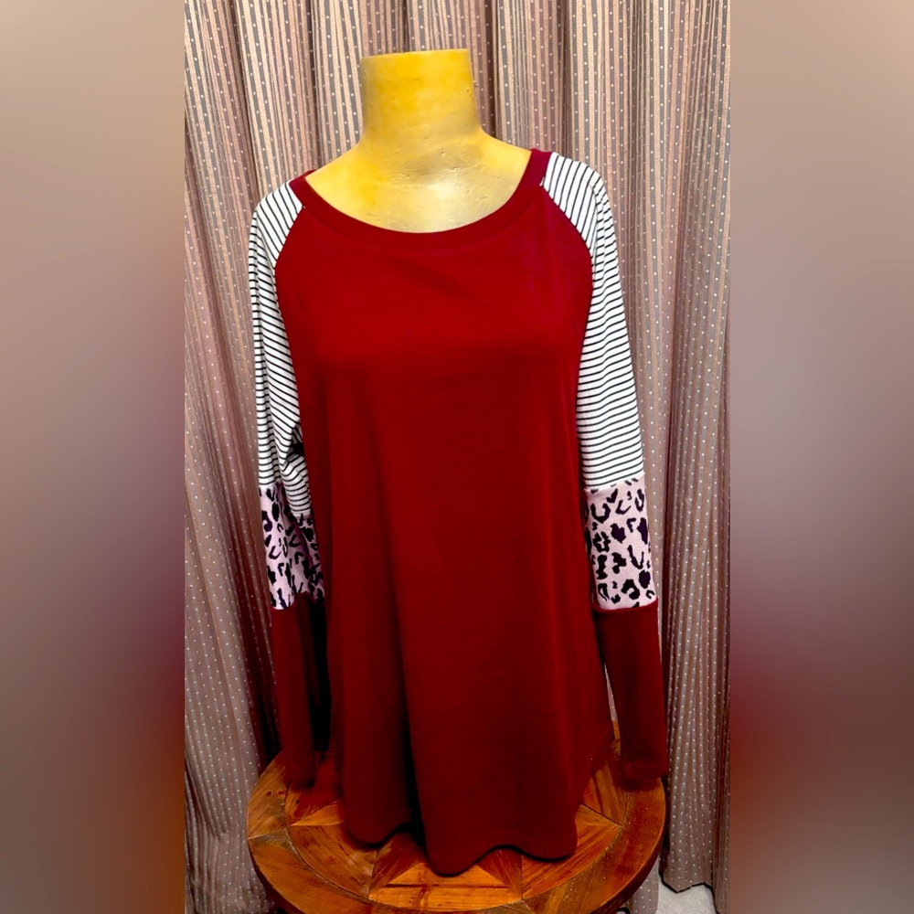 Red and white harhay shirt women’s large